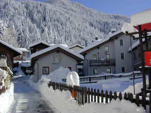 Meuble Lo Miete Viei Hotel Champoluc Exterior foto